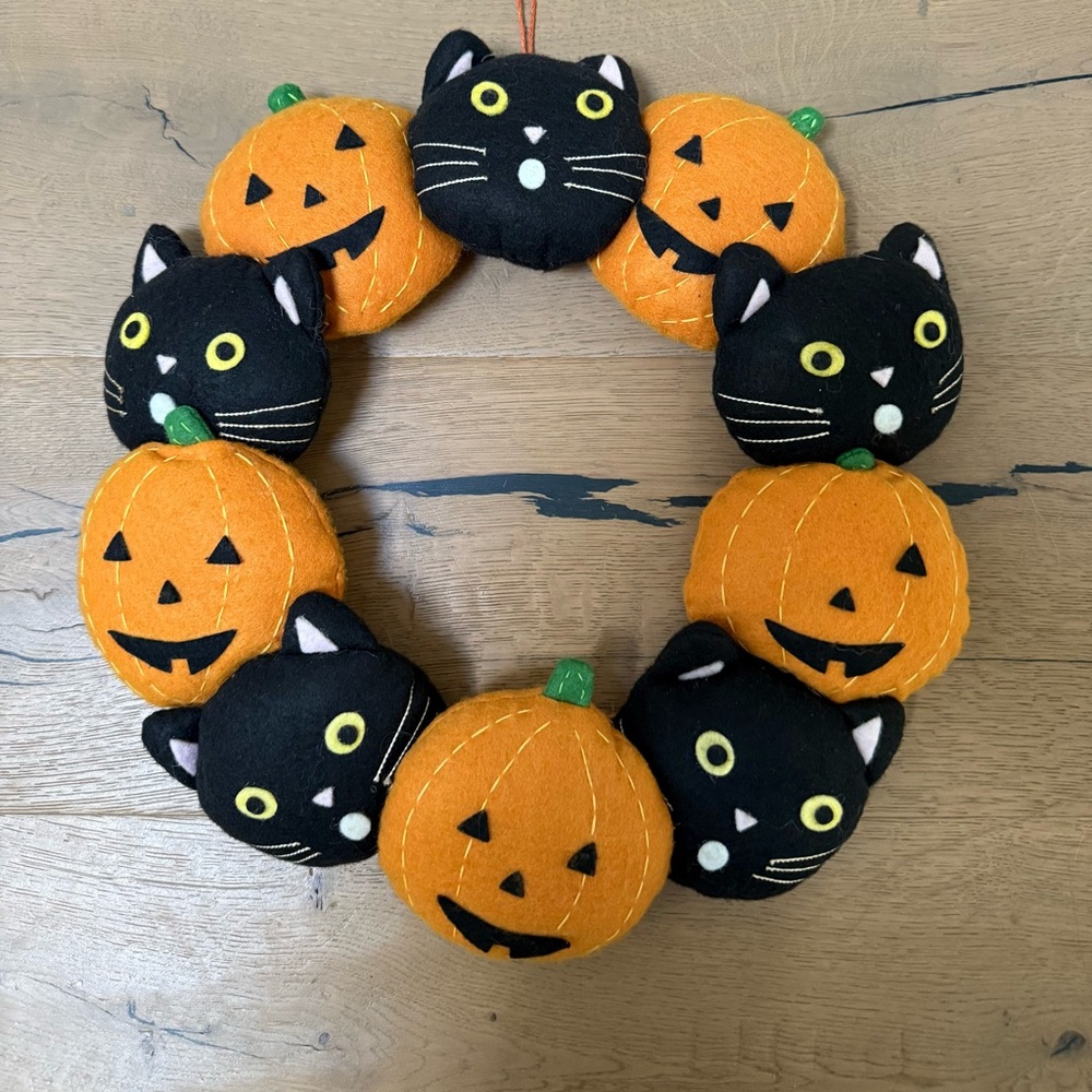 Adorable Halloween Black Cat and Pumpkin Wreath